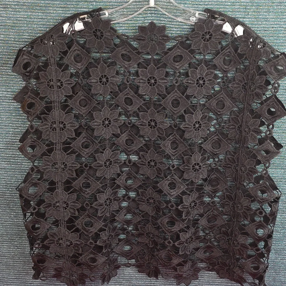 Crochet Cut Out Floral Lace Vest/ Cover Up Top - Picture 6 of 13